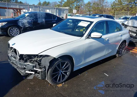 2021 BMW 330I xDrive z USA, uszkodzony, nr VIN 3MW5R7J03M8B88444